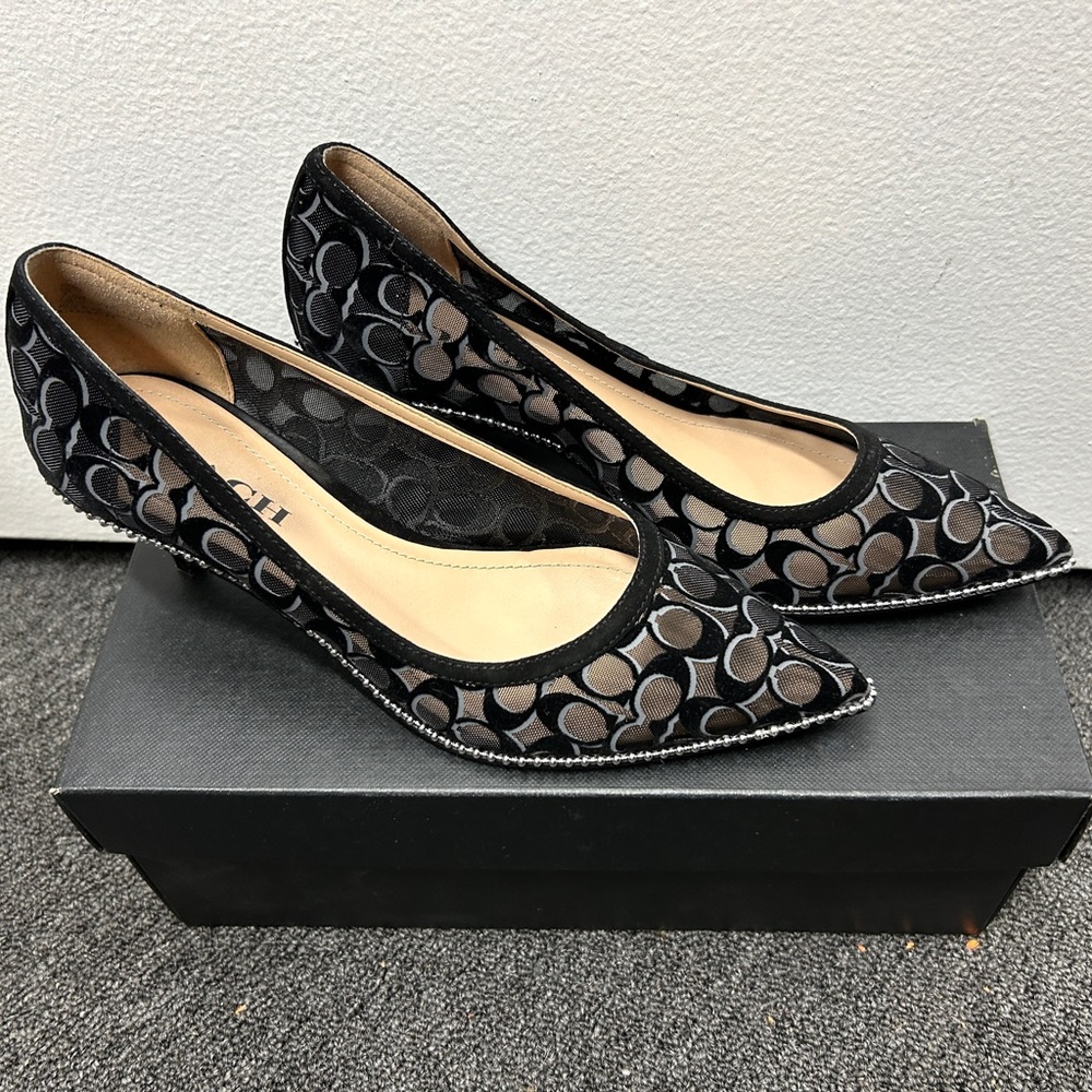 COACH: Jackie Sig Blk Mesh Pump